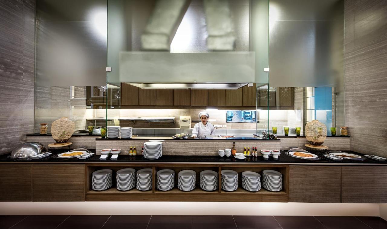 グランデ センター ポイント ホテル ターミナル 21【SHA Plus+認定】 バンコク都 エクステリア 写真 A live kitchen at the airport