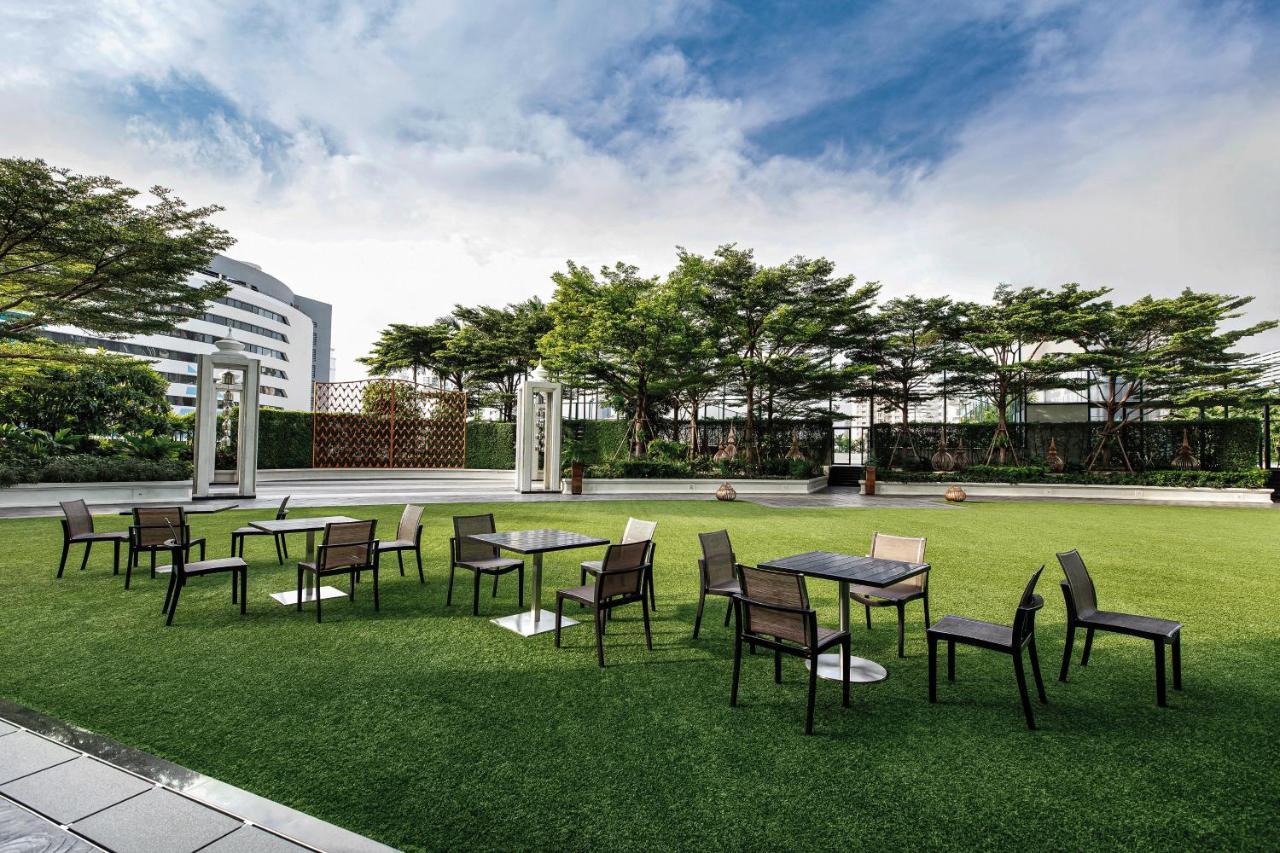 グランデ センター ポイント ホテル ターミナル 21【SHA Plus+認定】 バンコク都 エクステリア 写真 The lawn at the university