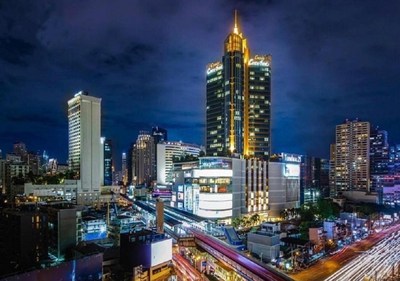 グランデ センター ポイント ホテル ターミナル 21【SHA Plus+認定】 バンコク都 エクステリア 写真 The building at night