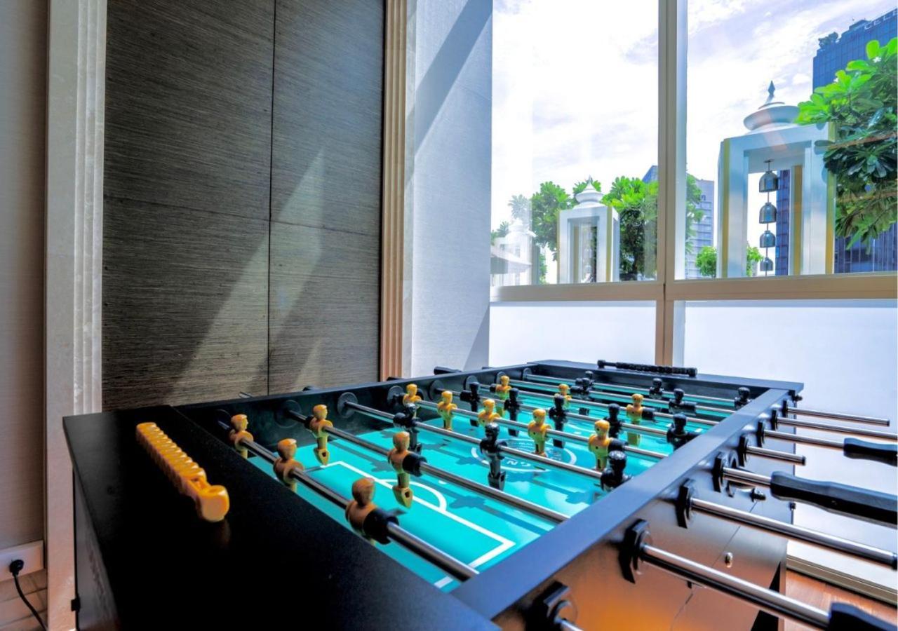 グランデ センター ポイント ホテル ターミナル 21【SHA Plus+認定】 バンコク都 エクステリア 写真 A foosball table