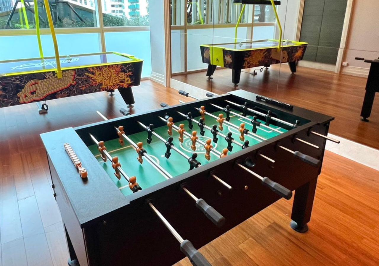 グランデ センター ポイント ホテル ターミナル 21【SHA Plus+認定】 バンコク都 エクステリア 写真 A table football table